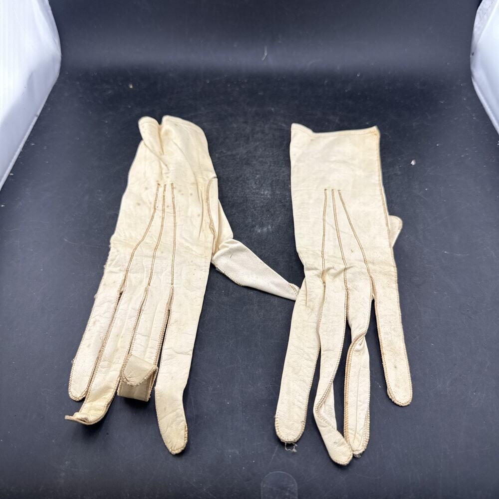 Vintage Cream Kidskin Leather Gloves Mid Length Dress Evening Formal